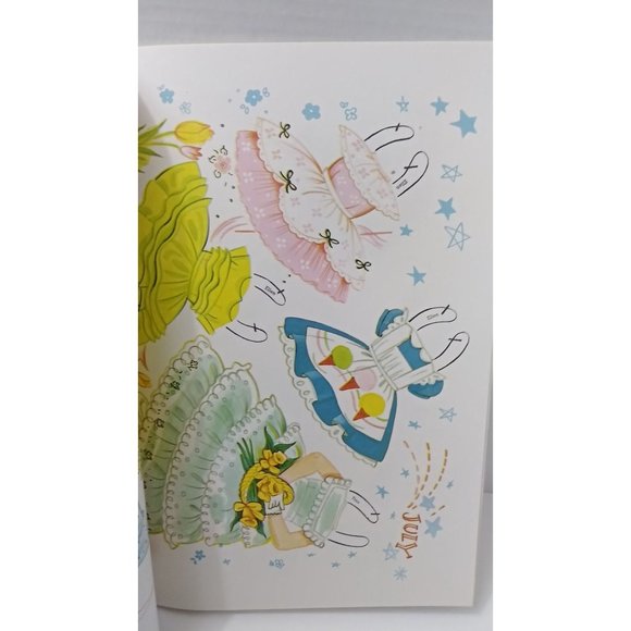 Vintage Saalfield paper dolls through the years UNCUT Paper Dolls book - Picture 6 of 9